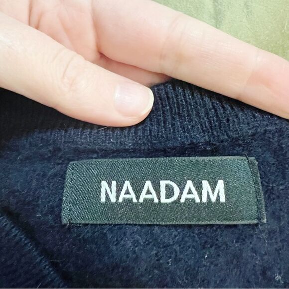 Naadam Fancy Cashmere V-Neck Sweater Size Medium Navy Blue - Picture 9 of 10